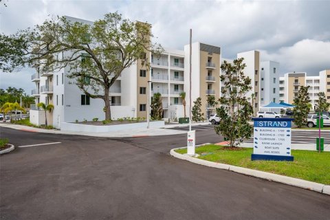 Снять в аренду кондоминиум в Сарасота, Флорида 4 комнаты, 89м2, № 1069425 - фото 1