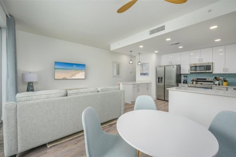 Снять в аренду кондоминиум в Сарасота, Флорида 4 комнаты, 89м2, № 1069425 - фото 9