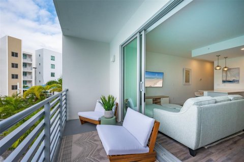 Снять в аренду кондоминиум в Сарасота, Флорида 4 комнаты, 89м2, № 1069425 - фото 17