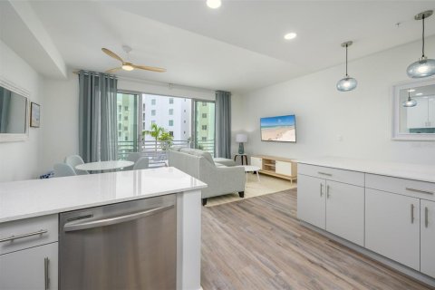 Снять в аренду кондоминиум в Сарасота, Флорида 4 комнаты, 89м2, № 1069425 - фото 16