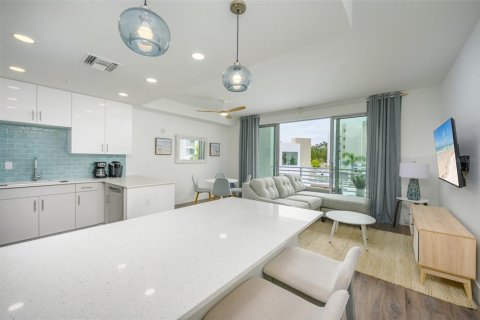 Снять в аренду кондоминиум в Сарасота, Флорида 4 комнаты, 89м2, № 1069425 - фото 5