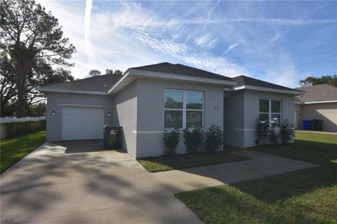 House in Lakeland, Florida 3 bedrooms, 126.63 sq.m. № 2196057 - photo 2