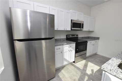 House in Lakeland, Florida 3 bedrooms, 126.63 sq.m. № 2196057 - photo 3