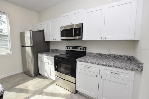House in Lakeland, Florida 3 bedrooms, 126.63 sq.m. № 2196057 - photo 6