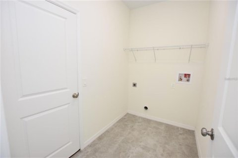 House in Lakeland, Florida 3 bedrooms, 126.63 sq.m. № 2196057 - photo 12
