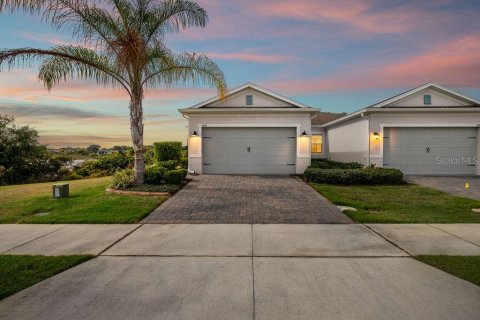 Villa ou maison à vendre à Kissimmee, Floride: 2 chambres, 147.06 m2 № 2096925 - photo 2