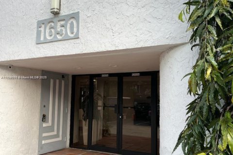 Condo in Miami, Florida  № 1935750 - photo 3