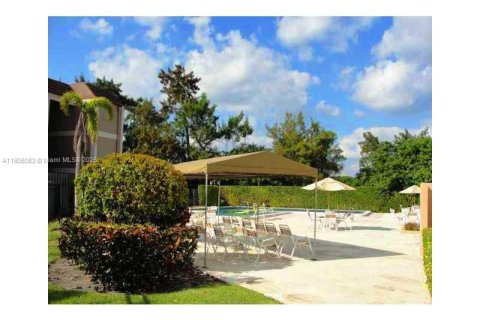 Condo in Tamarac, Florida, 1 bedroom  № 1739447 - photo 10