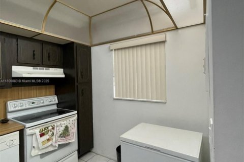 Condo in Tamarac, Florida, 1 bedroom  № 1739447 - photo 3