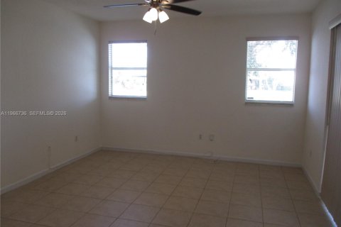 House in Cutler Bay, Florida 4 bedrooms, 205.78 sq.m. № 2028793 - photo 14