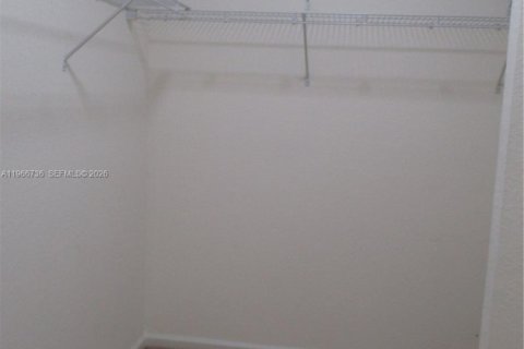 House in Cutler Bay, Florida 4 bedrooms, 205.78 sq.m. № 2028793 - photo 5