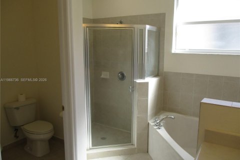 House in Cutler Bay, Florida 4 bedrooms, 205.78 sq.m. № 2028793 - photo 6