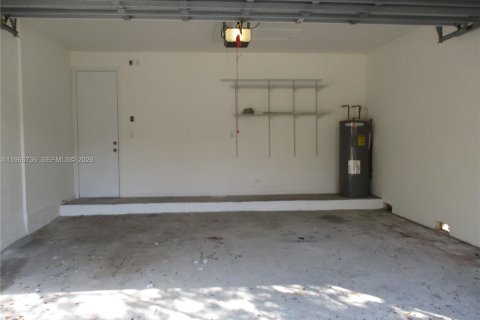 House in Cutler Bay, Florida 4 bedrooms, 205.78 sq.m. № 2028793 - photo 20