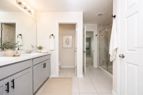 Townhouse in TOHOQUA in Kissimmee, Florida 3 bedrooms, 148.92 sq.m. № 2303238 - photo 12