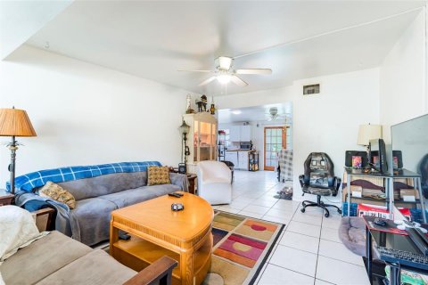Propiedad comercial en venta en Largo, Florida, 12 dormitorios, 203.27 m2 № 1871215 - foto 6