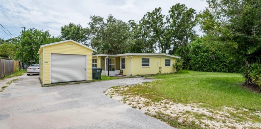 Propiedad comercial en Largo, Florida 12 dormitorios, 203.27 m2 № 1871215