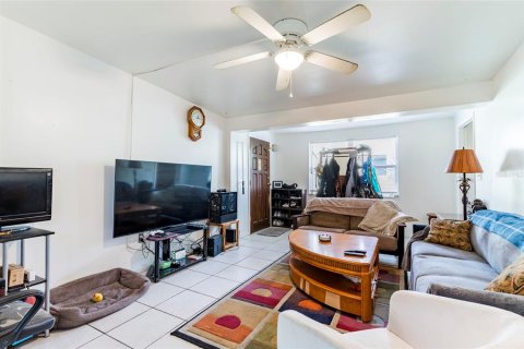 Propiedad comercial en venta en Largo, Florida, 12 dormitorios, 203.27 m2 № 1871215 - foto 4