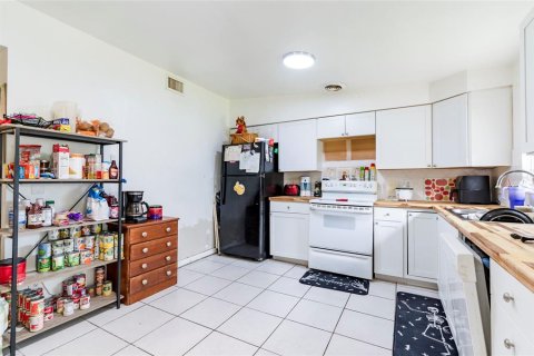 Propiedad comercial en venta en Largo, Florida, 12 dormitorios, 203.27 m2 № 1871215 - foto 8