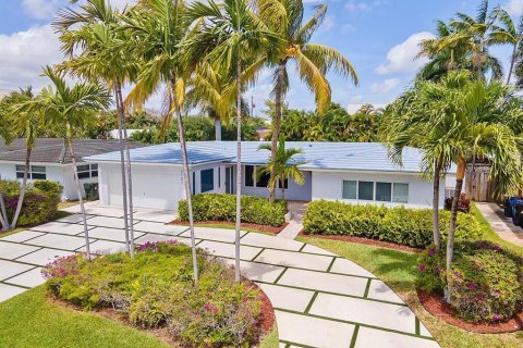 House in Fort Lauderdale, Florida 3 bedrooms, 181.9 sq.m. № 2278166