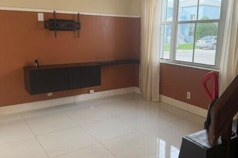 Villa ou maison à louer à Margate, Floride: 3 chambres, 139.35 m2 № 2421173 - photo 11