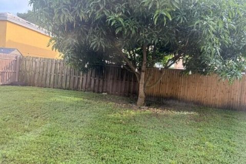Villa ou maison à Margate, Floride 3 chambres, 139.35 m2 № 2421173