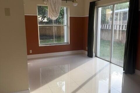 Villa ou maison à louer à Margate, Floride: 3 chambres, 139.35 m2 № 2421173 - photo 6