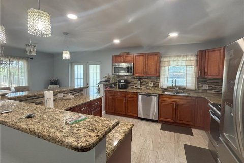 Villa ou maison à vendre à Orlando, Floride: 5 chambres, 223.24 m2 № 2142038 - photo 2