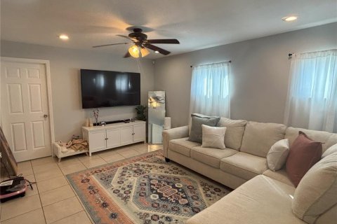Villa ou maison à vendre à Orlando, Floride: 5 chambres, 223.24 m2 № 2142038 - photo 15