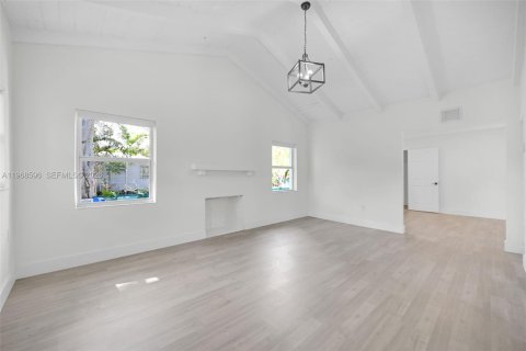 Снять в аренду виллу или дом в Майами, Флорида 2 спальни, 87.05м2, № 2029957 - фото 15