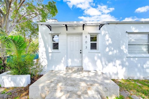 Снять в аренду виллу или дом в Майами, Флорида 2 спальни, 87.05м2, № 2029957 - фото 25