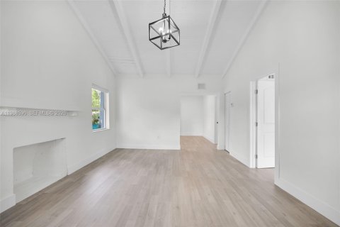 Снять в аренду виллу или дом в Майами, Флорида 2 спальни, 87.05м2, № 2029957 - фото 14