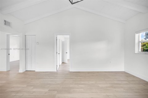 Снять в аренду виллу или дом в Майами, Флорида 2 спальни, 87.05м2, № 2029957 - фото 18