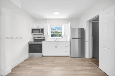 Снять в аренду виллу или дом в Майами, Флорида 2 спальни, 87.05м2, № 2029957 - фото 20