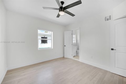 Снять в аренду виллу или дом в Майами, Флорида 2 спальни, 87.05м2, № 2029957 - фото 12