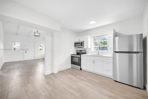 Снять в аренду виллу или дом в Майами, Флорида 2 спальни, 87.05м2, № 2029957 - фото 21