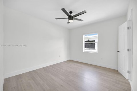 Снять в аренду виллу или дом в Майами, Флорида 2 спальни, 87.05м2, № 2029957 - фото 11