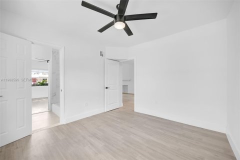 Снять в аренду виллу или дом в Майами, Флорида 2 спальни, 87.05м2, № 2029957 - фото 13