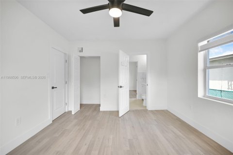 Снять в аренду виллу или дом в Майами, Флорида 2 спальни, 87.05м2, № 2029957 - фото 5