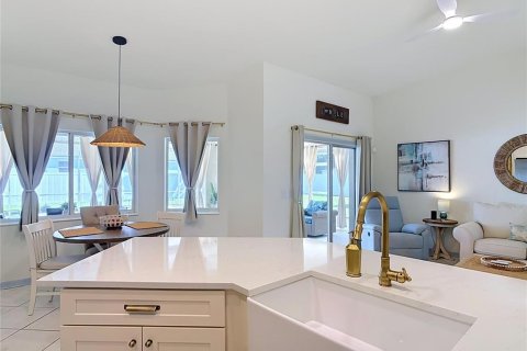 Casa en venta en Palm Coast, Florida, 4 dormitorios, 201.97 m2 № 2225073 - foto 12