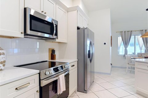 Casa en venta en Palm Coast, Florida, 4 dormitorios, 201.97 m2 № 2225073 - foto 10
