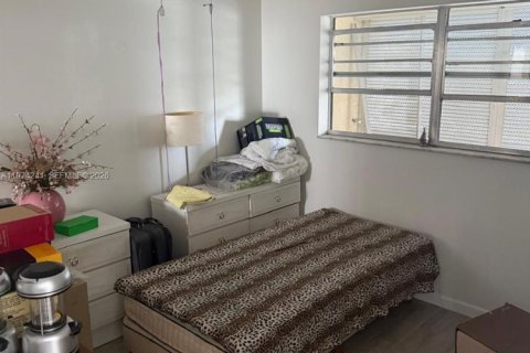 Condominio en venta en Hallandale Beach, Florida, 1 dormitorio, 58.06 m2 № 2036582 - foto 9