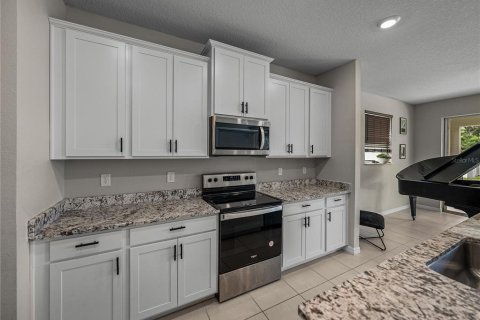 House in Dade City, Florida 4 bedrooms, 312.99 sq.m. № 1790100 - photo 21