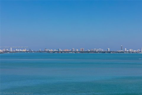 Copropriété à vendre à Miami, Floride: 2 chambres, 106.19 m2 № 1863211 - photo 26