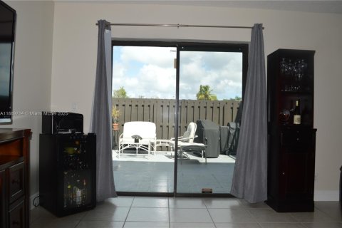 Adosado en venta en Greenacres, Florida, 2 dormitorios, 116.31 m2 № 1944826 - foto 14