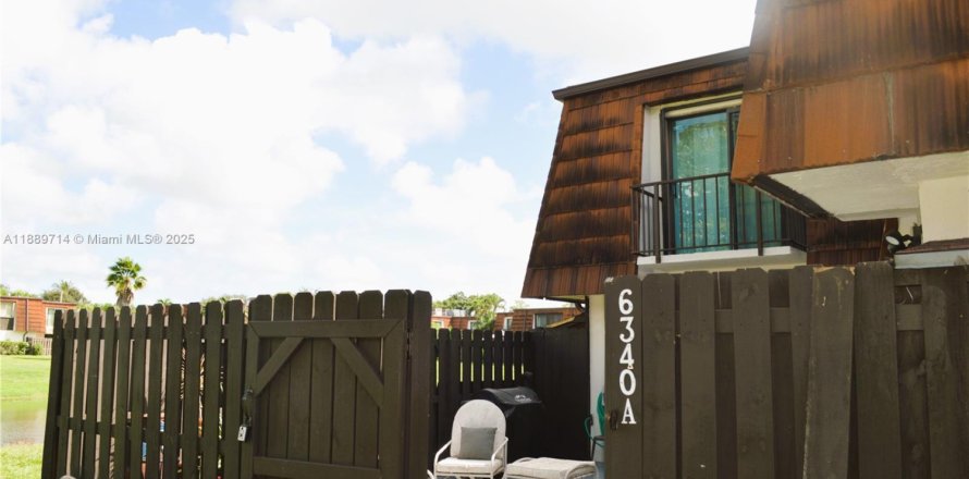 Adosado en Greenacres, Florida 2 dormitorios, 116.31 m2 № 1944826