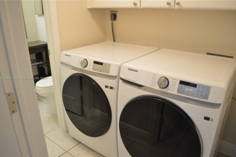 Adosado en venta en Greenacres, Florida, 2 dormitorios, 116.31 m2 № 1944826 - foto 17