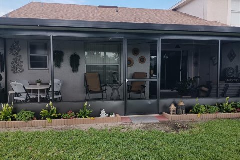 House in Orlando, Florida 3 bedrooms, 108.05 sq.m. № 2201891 - photo 17