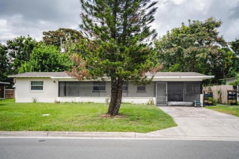 House in Orlando, Florida 3 bedrooms, 109.44 sq.m. № 2354551