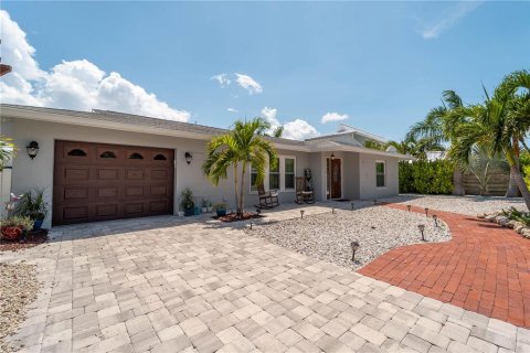 Villa ou maison à louer à Nokomis, Floride: 2 chambres, 159.98 m2 № 1765322 - photo 8