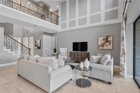 House in Tampa, Florida 5 bedrooms, 433.39 sq.m. № 2109240 - photo 17